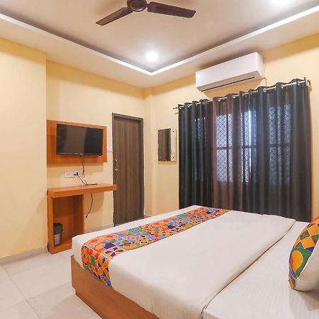Fabhotel Swarn Banquet Kakarmatha المظهر الخارجي الصورة