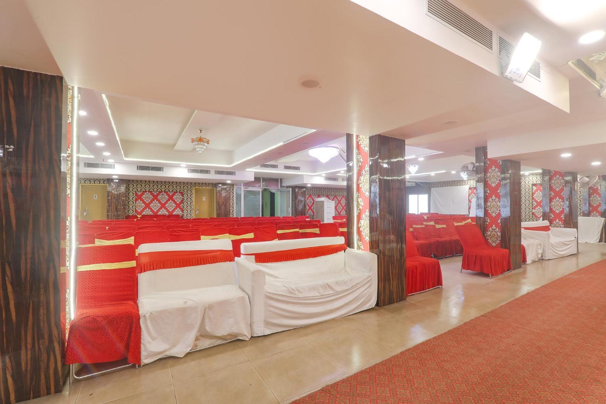 Fabhotel Swarn Banquet Kakarmatha المظهر الخارجي الصورة